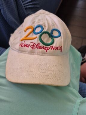 Disney White 2000 Walt Disney World Embroidered Baseball Cap